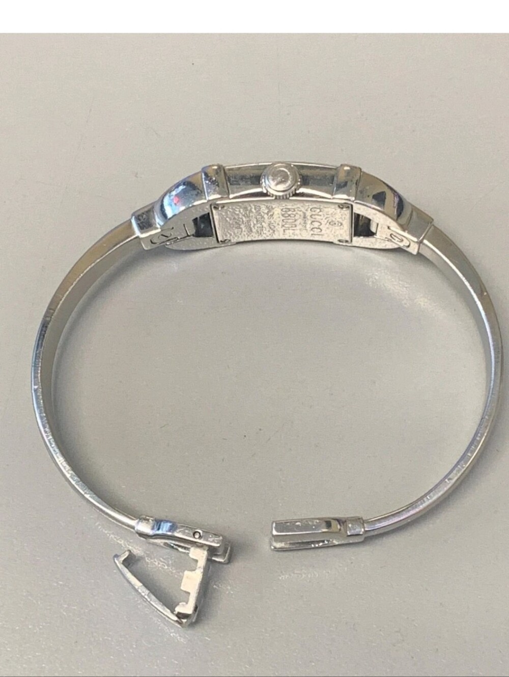Gucci 6800L Bangle Watch: - Picture 6 of 10